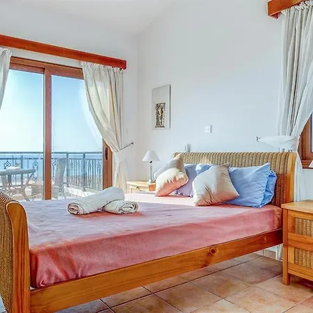 וילה Argaka Beachfront Paphos